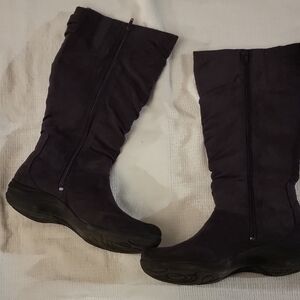 Women's Black Mid-Calf Zip-Up Heeled Boots